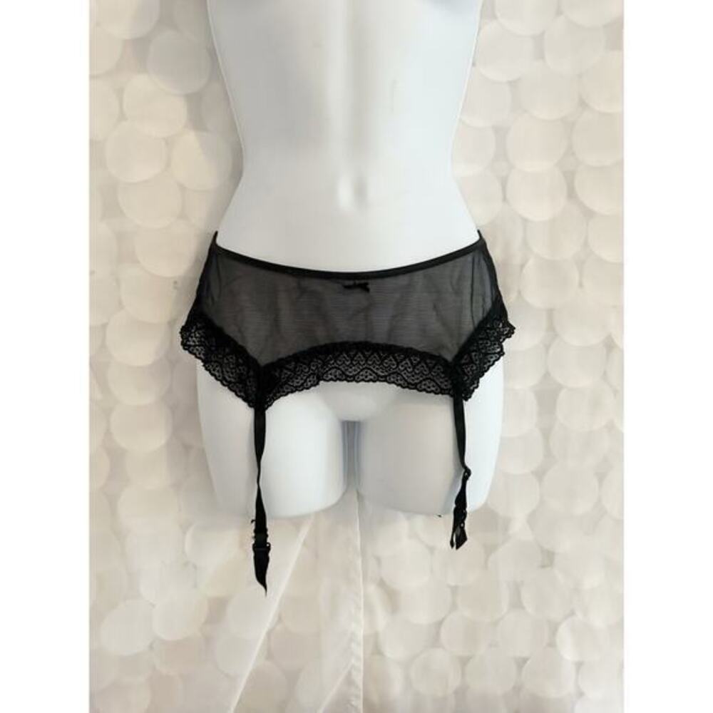 Victoria’s Secret Black Lace Satin Garter Belt Sz M Medium Sexy Lingerie Gothic